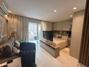 Image 13 - 924253