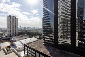 Image 21 - 924255