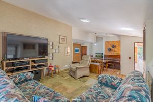 Image 3 - 924266