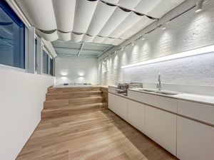 Image 34 - 924270