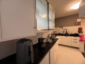 Image 22 - 924294
