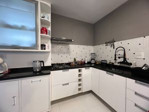 Image 17 - 924294