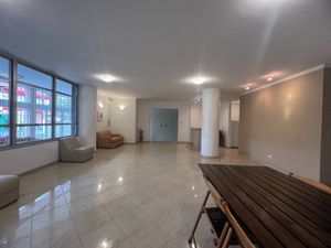 Image 29 - 924294