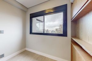 Image 8 - 924295