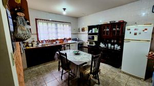 Image 5 - 924299