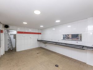 Image 10 - 924301