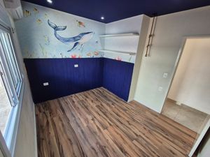 Image 34 - 924305