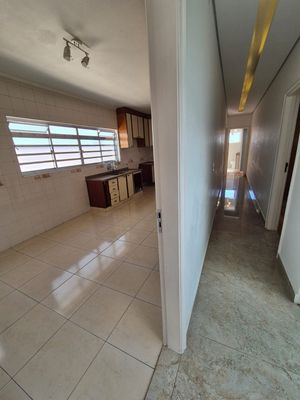Image 8 - 924305