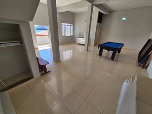 Image 7 - 924305