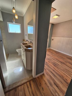 Image 33 - 924305