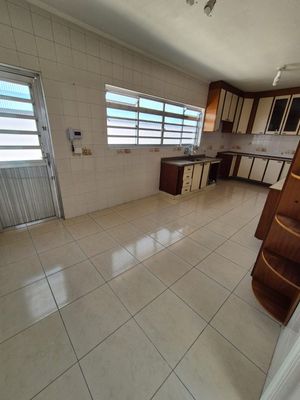Image 30 - 924305