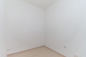 Image 31 - 924316