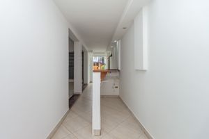 Image 27 - 924316