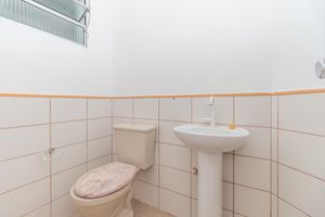 Image 19 - 924316