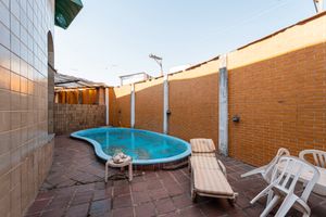 Image 33 - 924317
