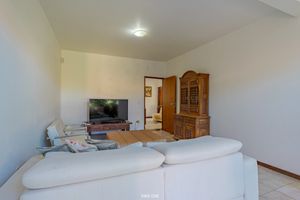 Image 16 - 924318