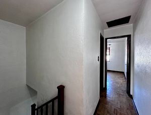 Image 7 - 924320