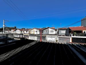 Image 17 - 924320