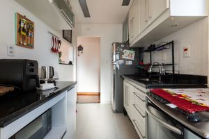 Image 15 - 924325