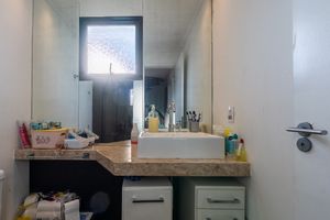 Image 23 - 924325