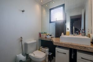 Image 22 - 924325