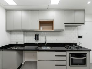 Image 7 - 924326