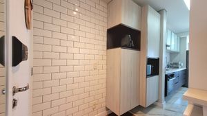 Image 6 - 924328