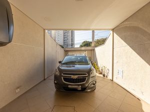Image 17 - 924329