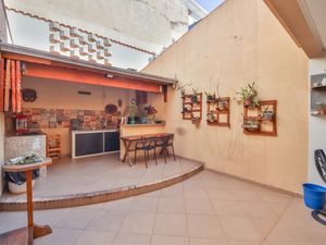 Image 3 - 924329
