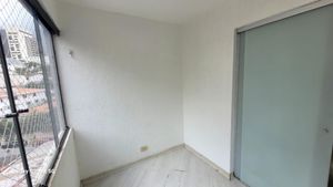Image 21 - 924334