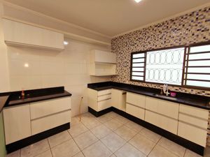 Image 19 - 924336