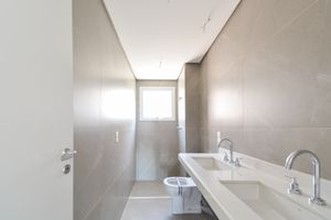 Image 31 - 924338