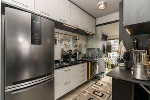Image 9 - 924344