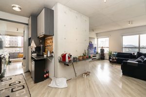 Image 8 - 924344