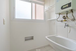 Image 19 - 924348
