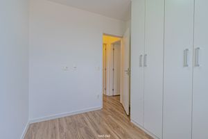 Image 11 - 924348