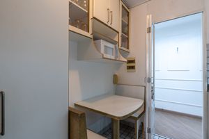 Image 14 - 924349