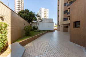 Image 20 - 924355
