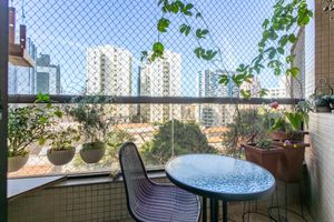 Image 4 - 924355