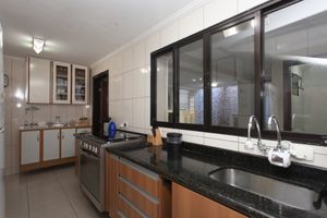 Image 9 - 924358