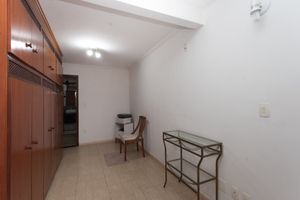 Image 25 - 924358