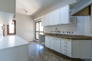 Image 19 - 924369