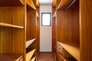 Image 14 - 924369