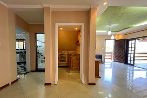 Image 14 - 924381