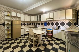 Image 15 - 924381