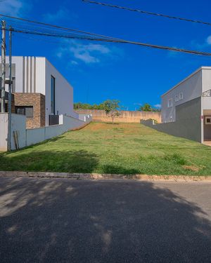 Image 3 - 924382