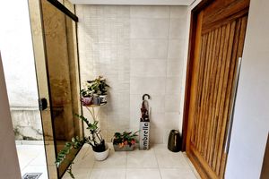 Image 22 - 924384