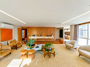 Image 4 - 924390