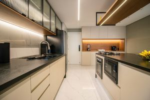 Image 10 - 924393