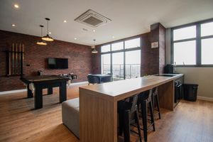 Image 52 - 924393